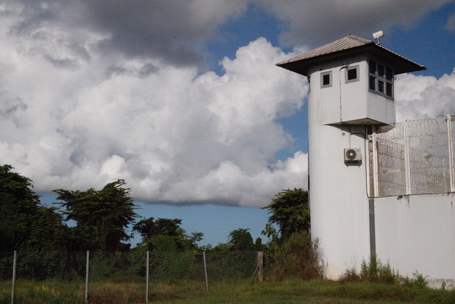 Changement climatique et prison : la double peine des détenus ultramarins